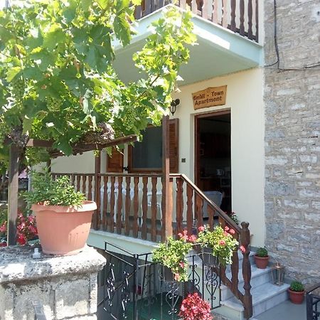 Small Town Apartment Konitsa Exterior photo